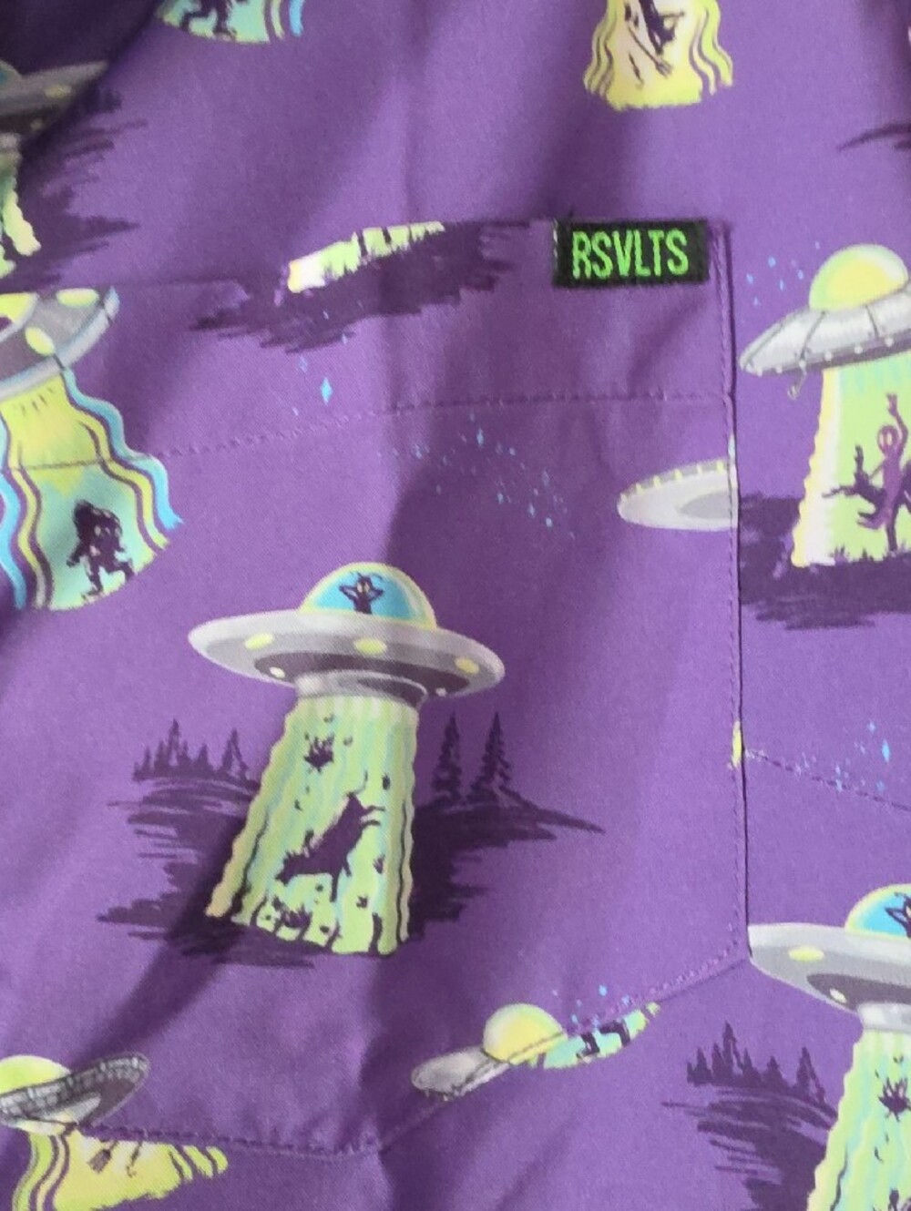 RSVLTS Retired Purple Short-Sleeve Alien & UFO Print Button-Up Shirt - Picture 4 of 7